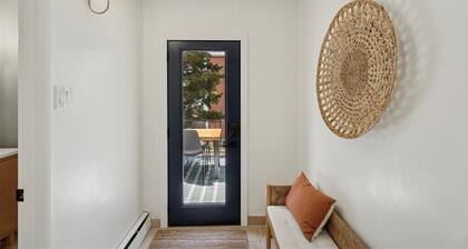 Spacious, bright, renovated and on the Main Line!
