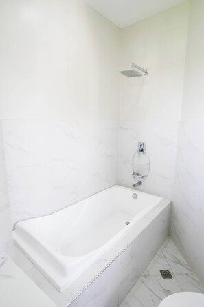 Room, 1 Bedroom, Terrace, Garden View | Bathroom - Room-luxurious Place Cozy Spacious Famil (Lucena)