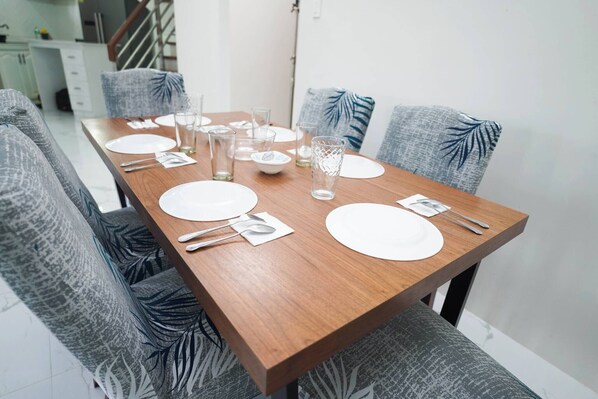 Room, 1 Bedroom, Terrace, Garden View | Dining - Room-luxurious Place Cozy Spacious Famil (Lucena)