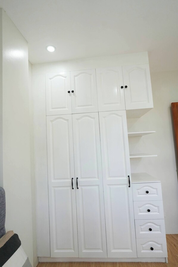 Room, 1 Bedroom, Terrace, Garden View | Interior