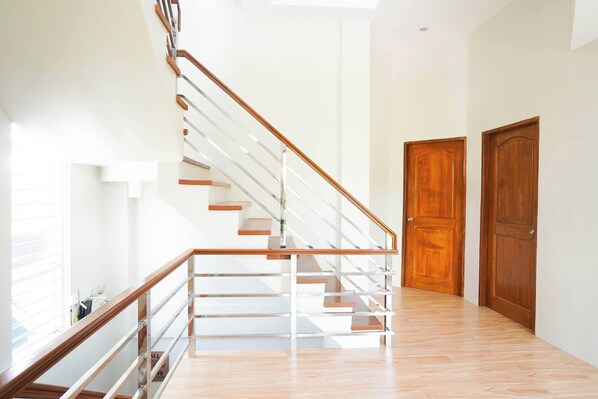 Chambre, 2 chambres, terrasse, vue jardin | Intérieur
