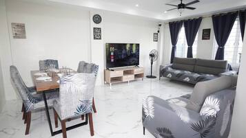 Room, 1 Bedroom, Terrace, Garden View | Living room