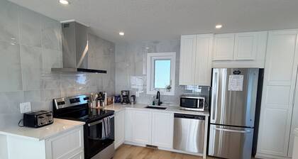 NW, Carriage home Close to U of C & Hospitals