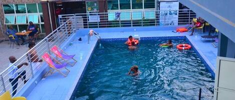 Piscine extérieure
