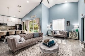 Smart TV, fireplace, books, stereo