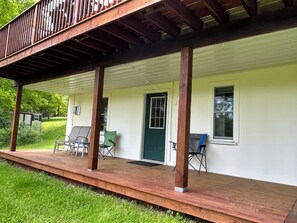 Terrace/patio - Charming 3-bedroom house in the Catskills. Pet friendly with fantastic views (Hunter)