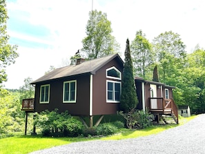 Exterior - Charming 3-bedroom house in the Catskills. Pet friendly with fantastic views (Hunter)