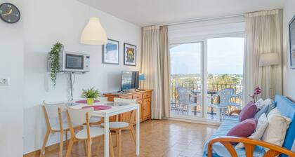 Apartment in Empuriabrava Near Sandy Beach