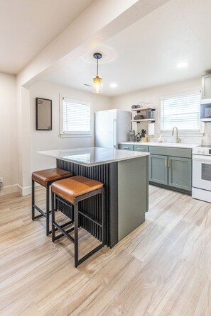 Fridge, microwave, oven, stovetop