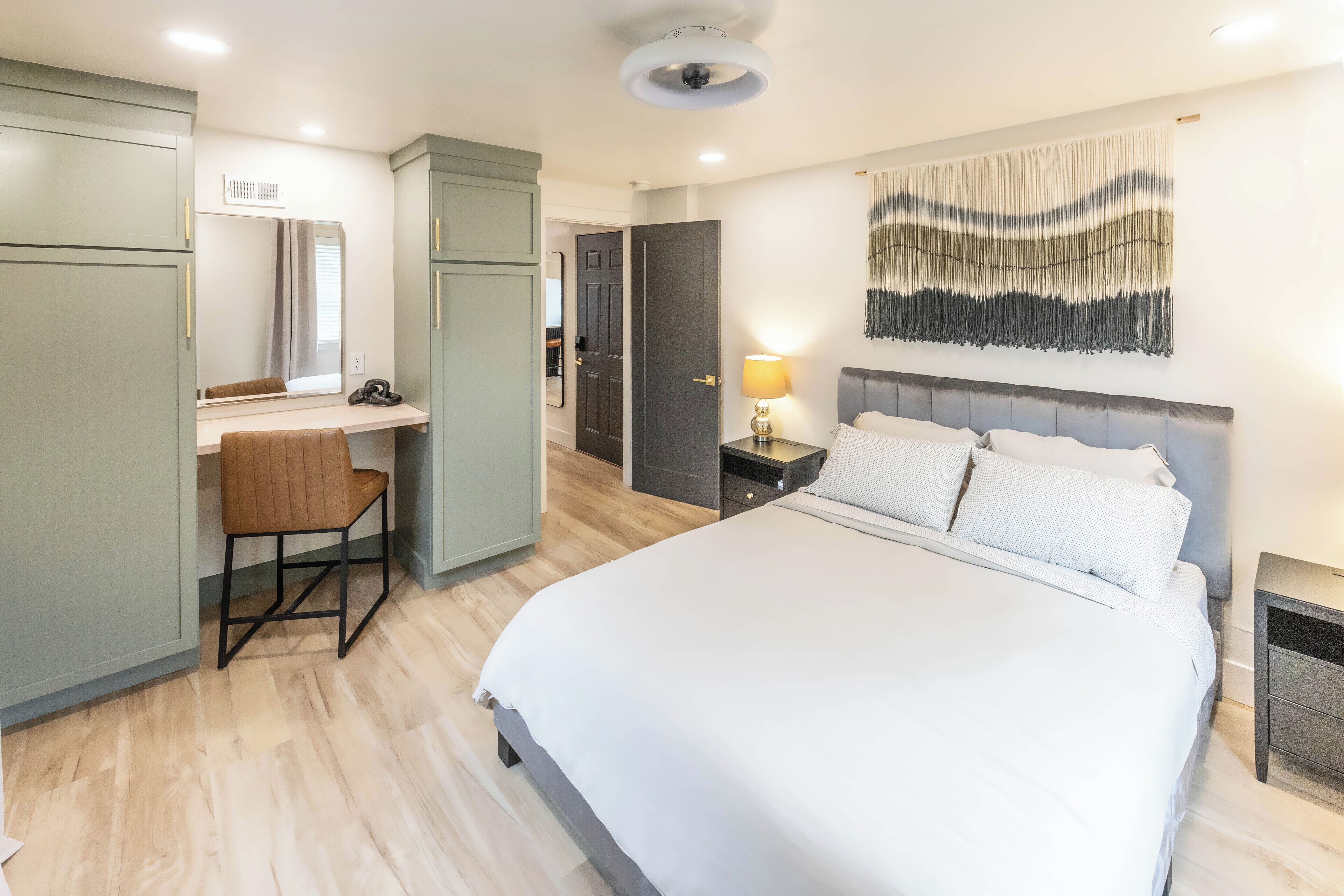 1 chambre, bureau, fer et planche à repasser, Wi-Fi gratuit