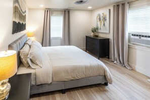 1 habitación, escritorio, tabla de planchar con plancha y wifi gratis 