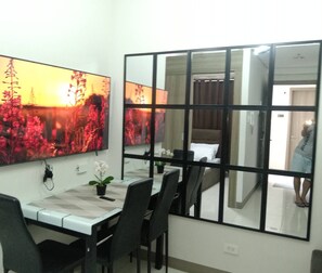 Condo, 2 Bedrooms, Pool View | Dining room
