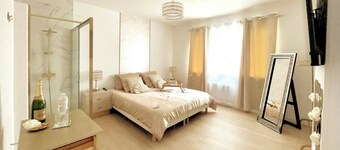 Fully equipped luxury apartment with jacuzzi and sauna 4 minutes from the beach