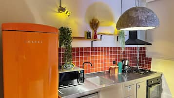 Deluxe Villa | Private kitchen | Highchair