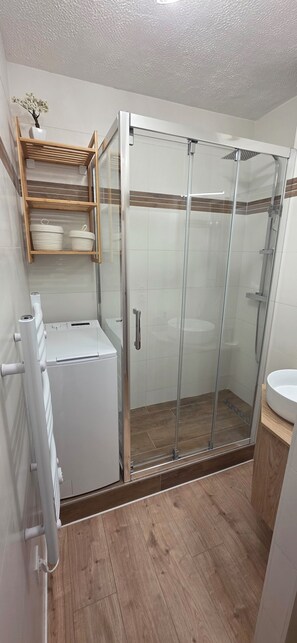 Towels, toilet paper