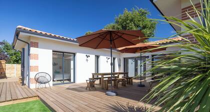 Villa vacances 4 chambres avec boulodrome et bar d'été typique Bassin d'Arcachon