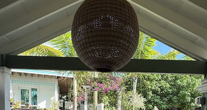 Charming Cottage w/pool- in the highly desired settlement