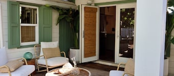 Charming Cottage w/pool- in the highly desired settlement