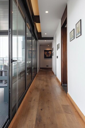 Appartement Luxe, patio, vue ville | Coin séjour