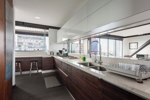 Appartement Luxe, patio, vue ville | Cuisine privée