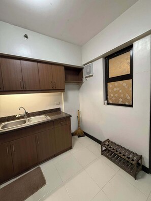 Fridge, cookware/dishes/utensils - Alabang Condo by Lyre (Muntinlupa)