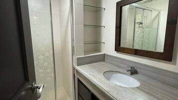 Shower, towels