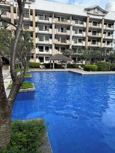 Alabang Condo by Lyre
