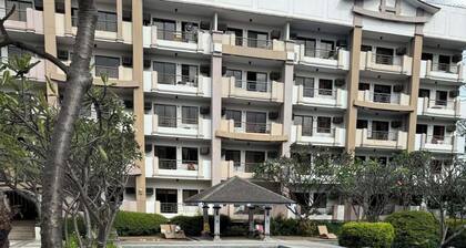 Alabang Condo by Lyre
