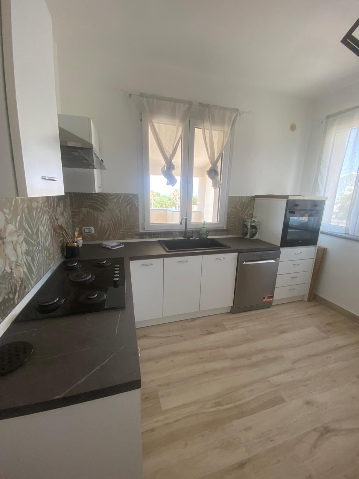 Forno, piano cottura, lavastoviglie