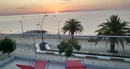 Fronte mare Levante - piano terra