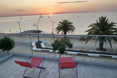 Fronte mare Levante - piano terra