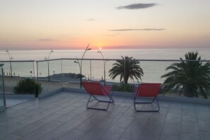 Terrace/patio - Fronte mare Levante - piano terra (Montegiordano Marina)