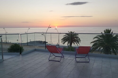 Fronte mare Alba chiara - piano terra dx