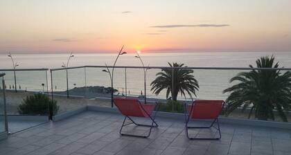 Fronte mare Alba chiara - piano terra dx