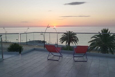 Fronte mare Alba chiara - piano terra dx