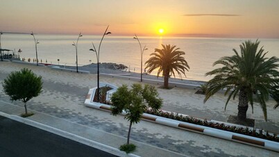 Seafront Clear Sunrise - ground floor H&F