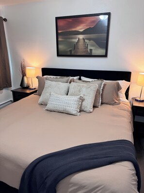 2 bedrooms, iron/ironing board, WiFi, bed sheets