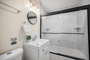 Hårtork och handdukar