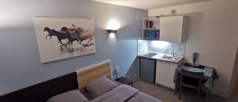 Estudio Deluxe, vista a la ciudad | Insonorización y wifi gratis