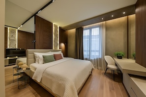 Luxe appartement, veranda, uitzicht op de stad | Een bureau, een laptopwerkplek, gratis wifi