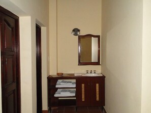 Bathroom - Posada El Molle (Purmamarca)