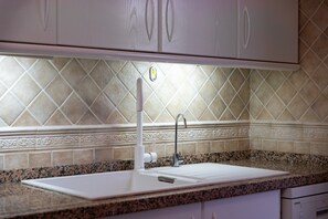 Leilighet | Eget kjøkken | Brødrister