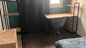 2 bedrooms, WiFi, bed sheets, wheelchair access