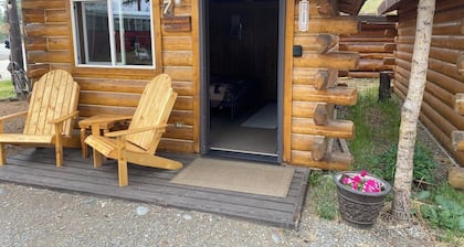 Fireweed Cabin-Modern Comfort in the Last Frontier (For families or casual travelers)
