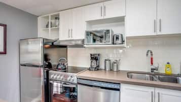 Standard-Apartment, 1 Queen-Bett, Balkon, Bergblick | Eigene Küche