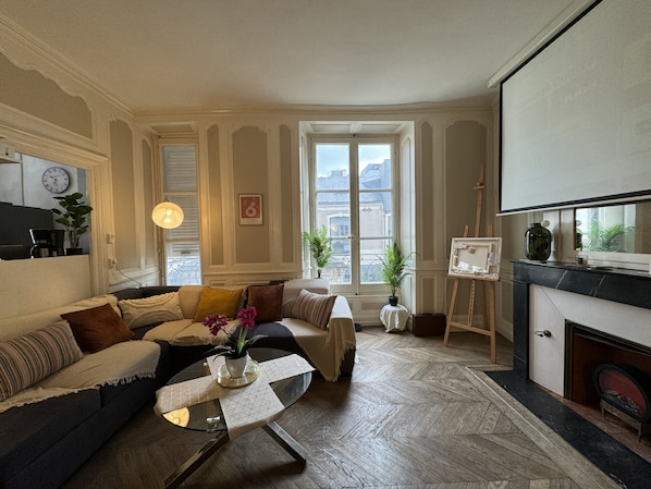 Villa | Living room | Fireplace