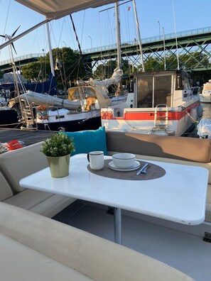 Outdoor dining - The Happy Sailor - Sunny (Viana do Castelo)