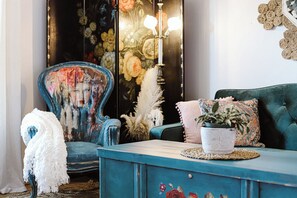 Interior - Chic Smoky Mtn Stay W/ Hot Tub & Barista Coffee Bar (Seymour)