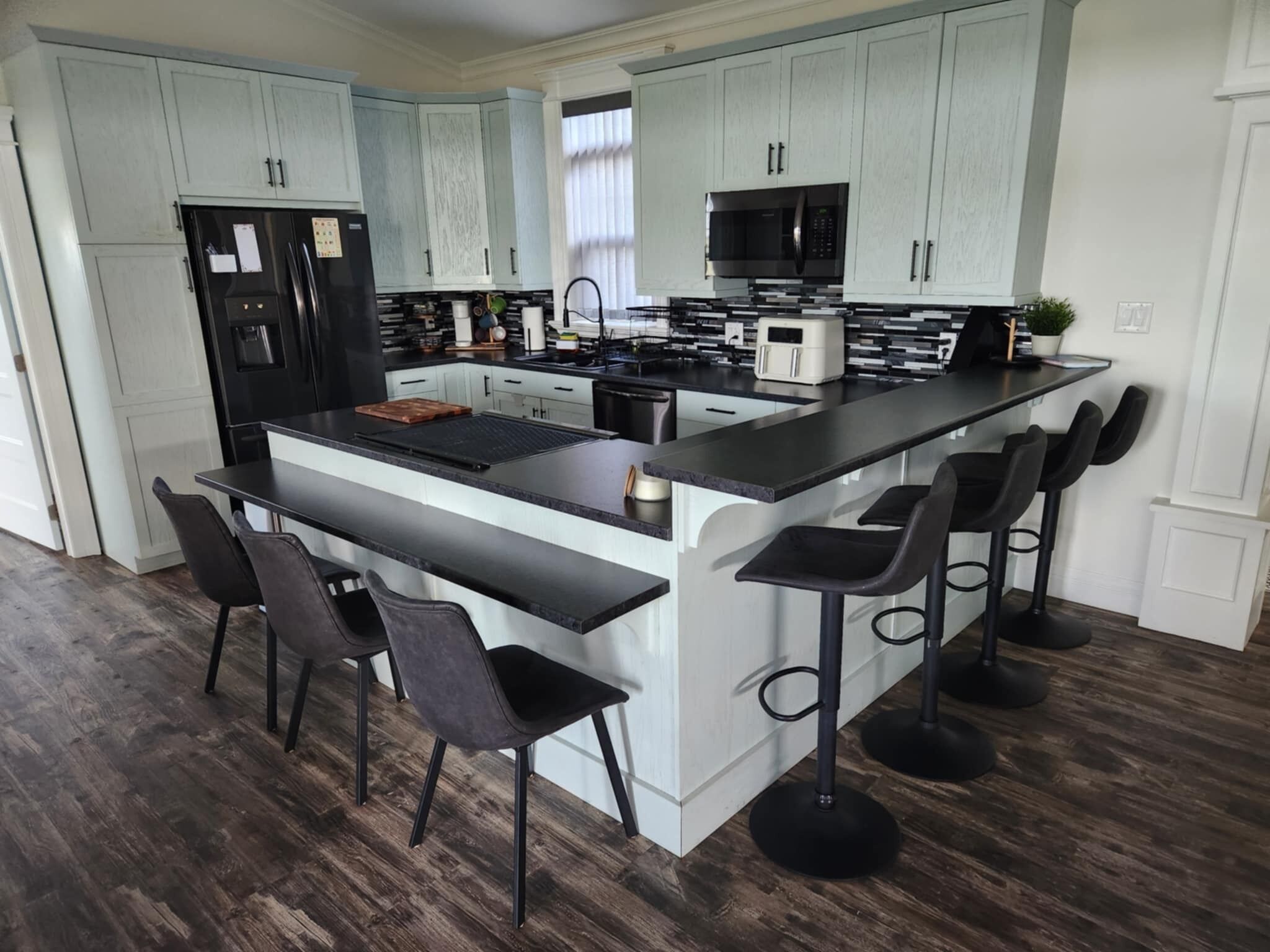 冰箱、微波炉、烤箱、炉灶