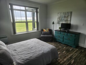 3 dormitorios, tabla de planchar con plancha, wifi gratis y ropa de cama